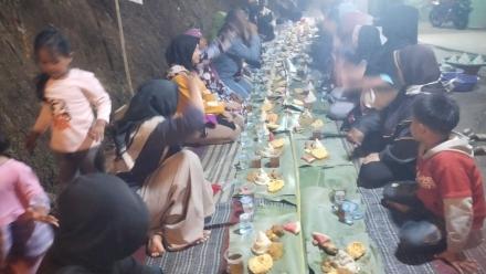 MERAWAT TRADISI TUMPENGAN SEBAGAI WUJUD SYUKUR ATAS KEMERDEKAAN RI KE 78